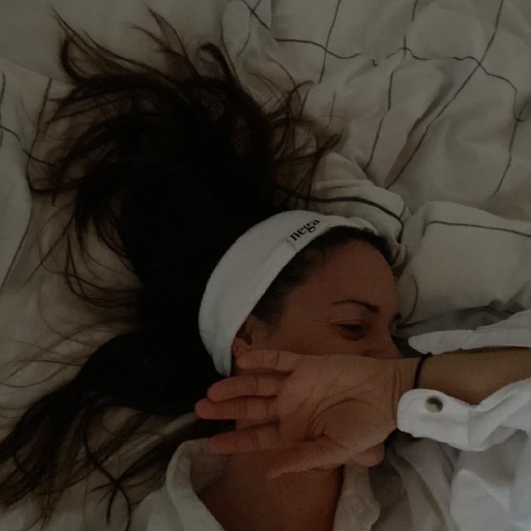 Ochranná čelenka na vlasy Nega (bílá) - 3